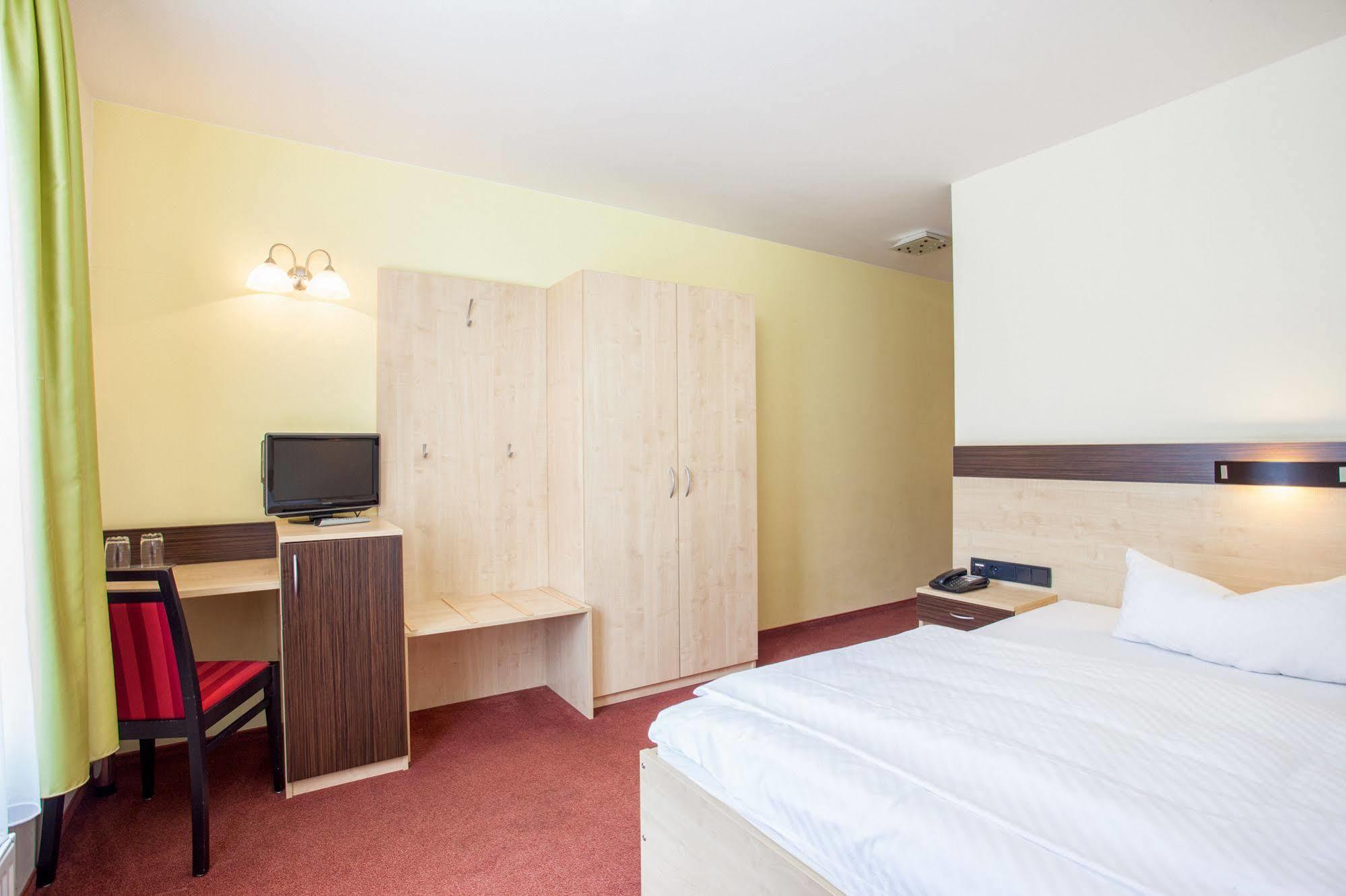 ברלין Hotel Mit-Mensch מראה חיצוני תמונה